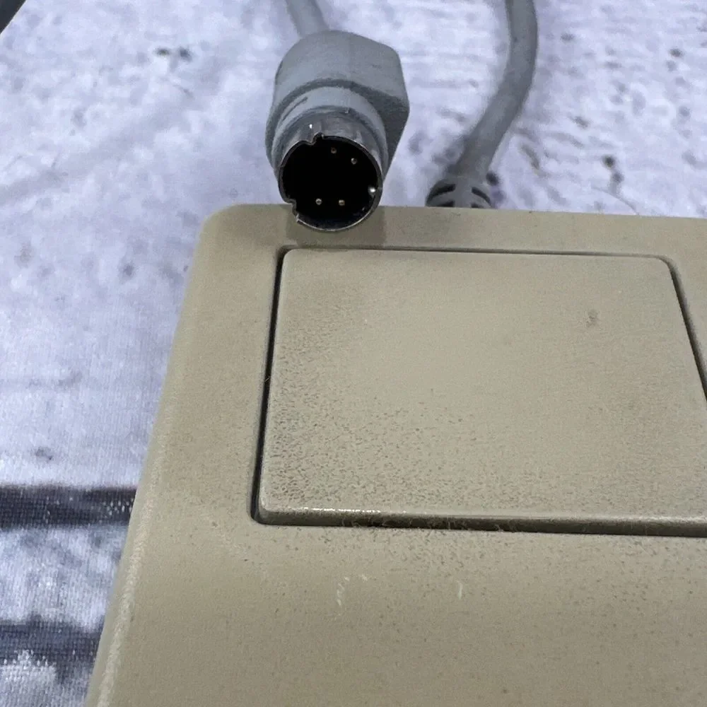Vintage Apple Macintosh Model G5431 Desktop Bus Mouse Roller Ball As Is Yellowed